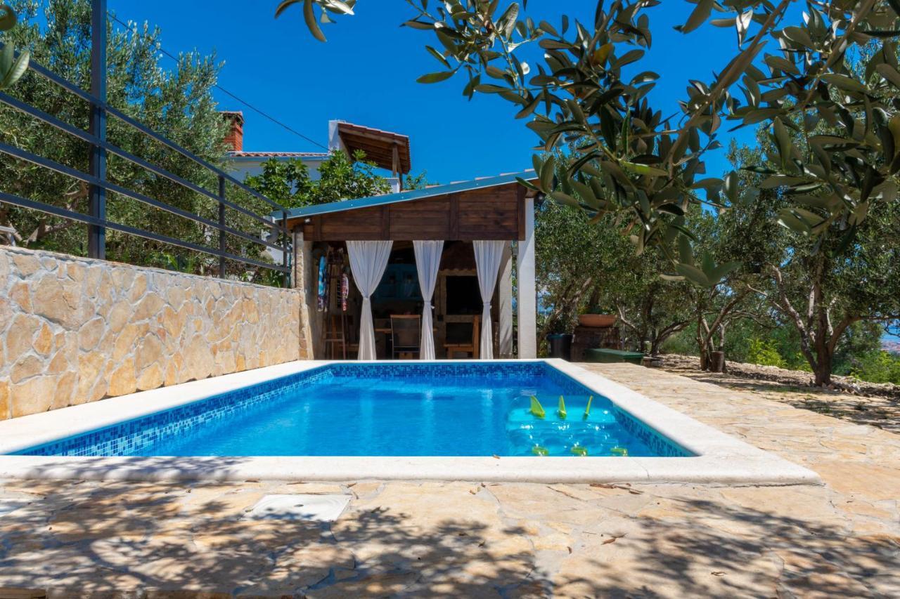 Plum Holiday Home Kastel Stari Exterior photo